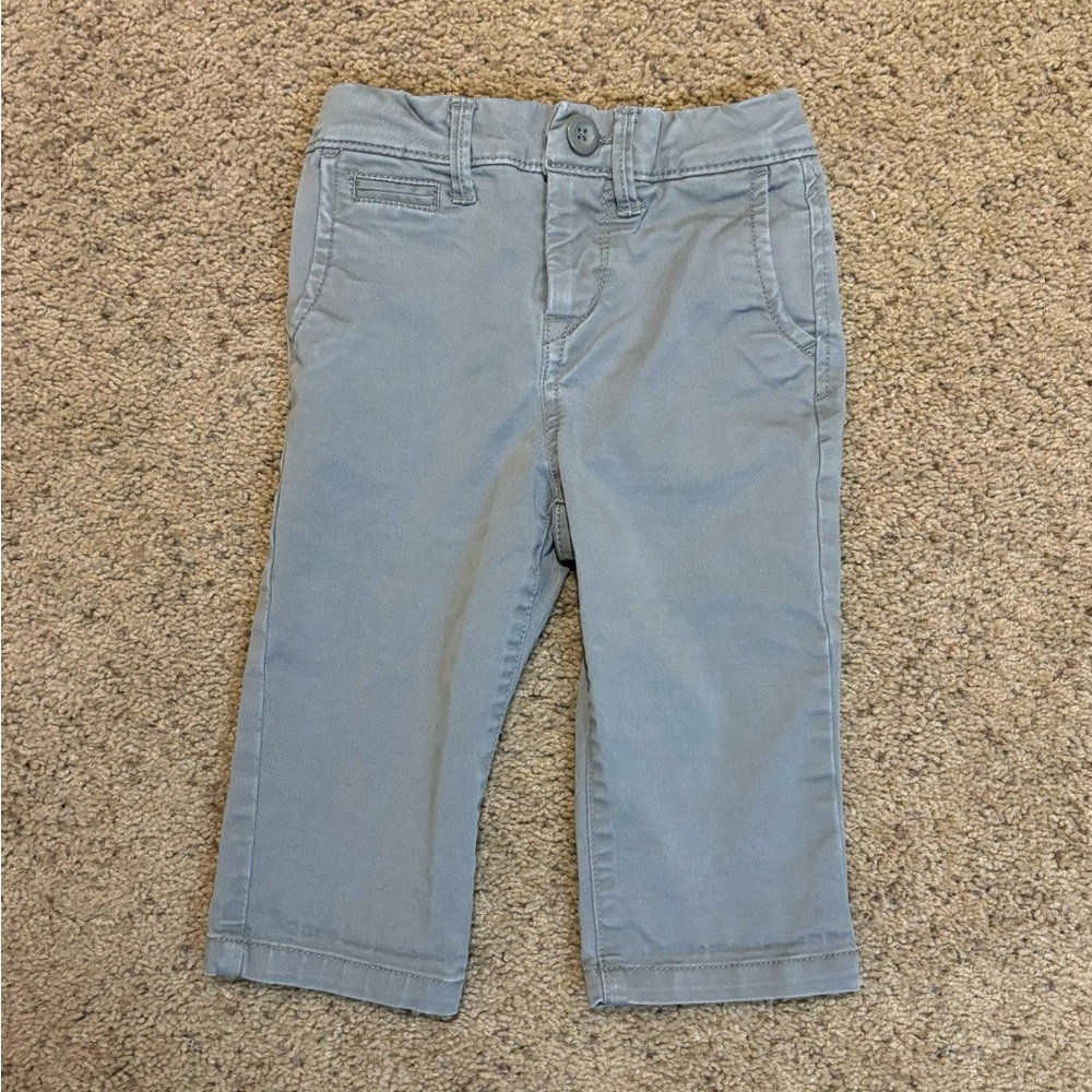Gap Gray Chinos with hook and zipper. Waistband has elastic and buttons, 12-18